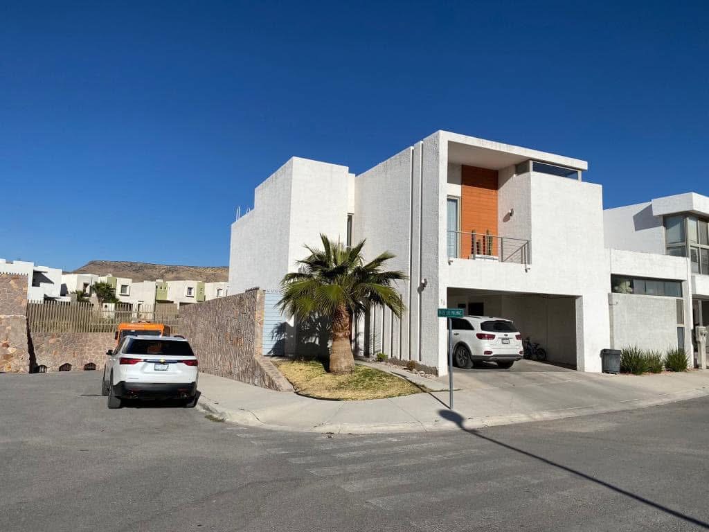 HERMOSA RESIDENCIA EN ENCORDADA DEL VALLE I